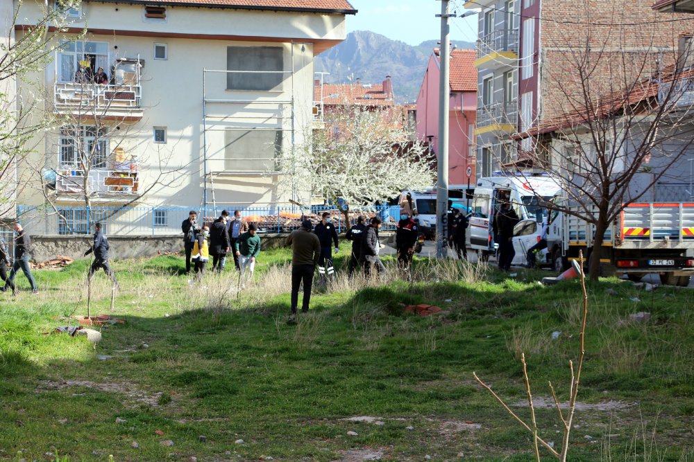 Polisten kaçan kişi yakalanacağını anlayınca intihar etti