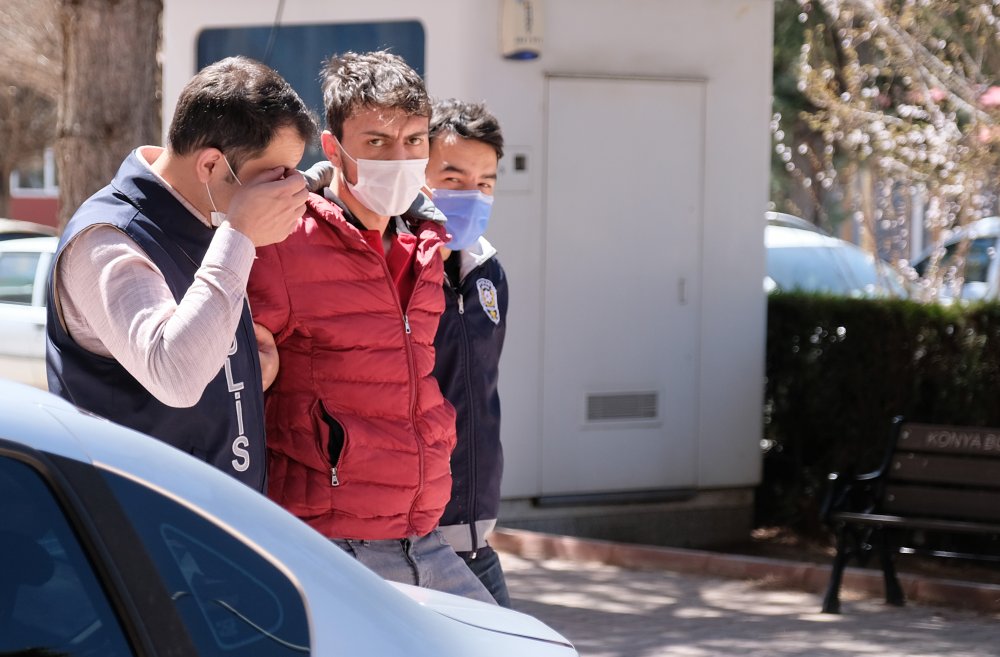 Kendisini büyüten dedesini elleriyle boğarak katletti!