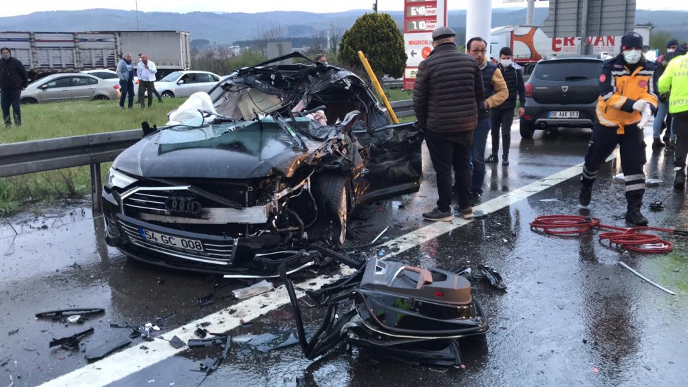 Düzce'de TEM yolunda feci kaza; 12 araç çarpıştı