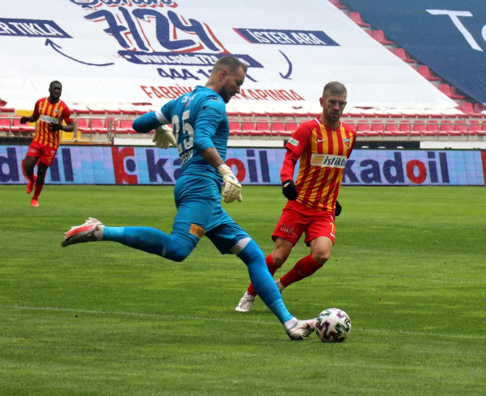 Antalyaspor deplasmanda Kayserispor'u tek golle geçti