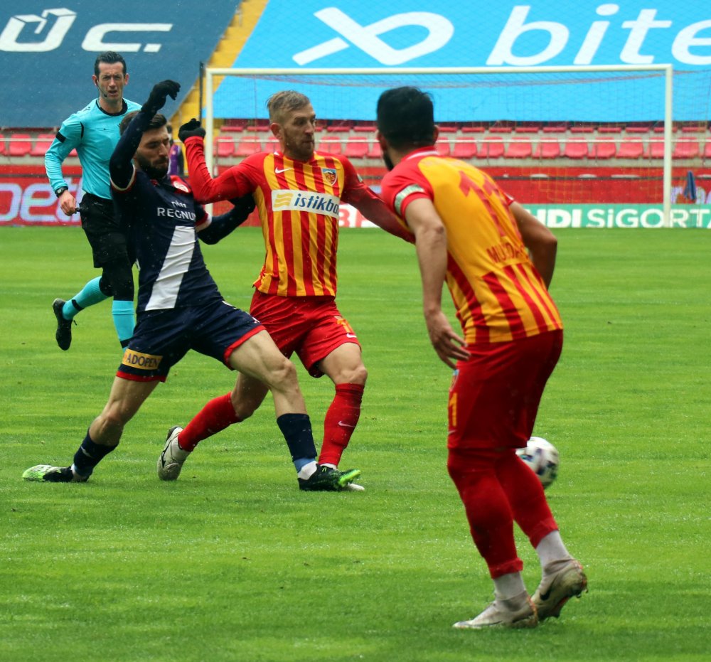 Antalyaspor deplasmanda Kayserispor'u tek golle geçti