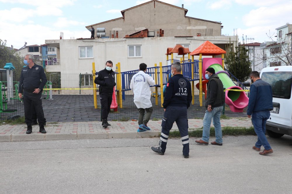Çocukların gürültü yaptığı iddiasıyla parkta rastgele ateş açtı