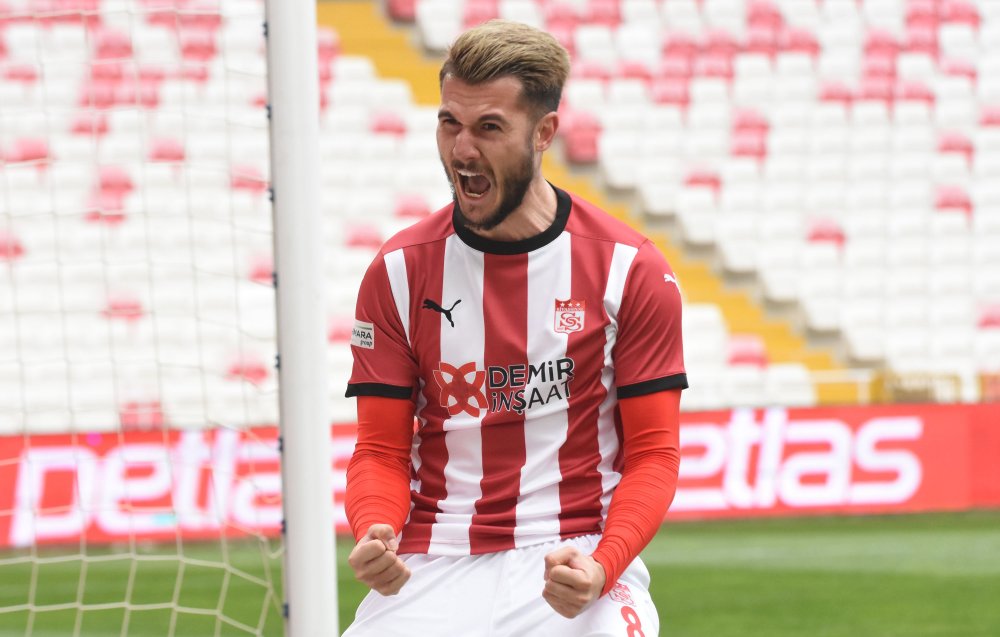 Sivasspor, Konyaspor karşısında 3 puanı 3 golle aldı