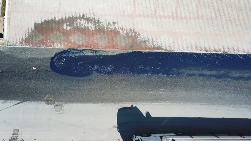 Esenyurt'ta "mavi su" bu kez rögardan fışkırdı