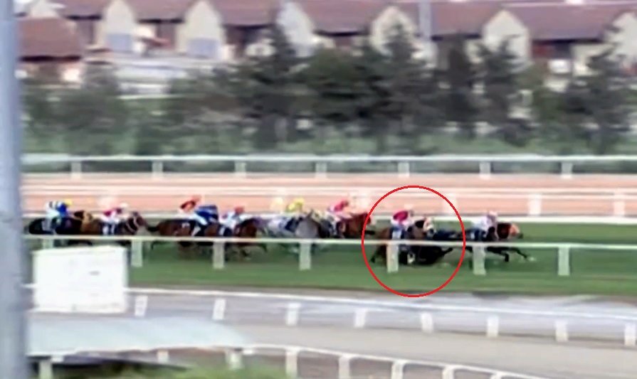 Hipodromda kaza üstüne kaza! 3 jokey hastanelik oldu