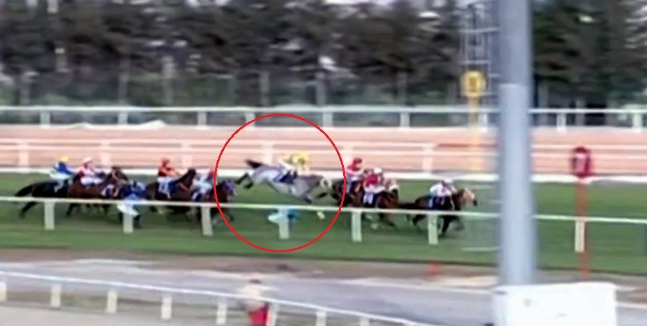 Hipodromda kaza üstüne kaza! 3 jokey hastanelik oldu