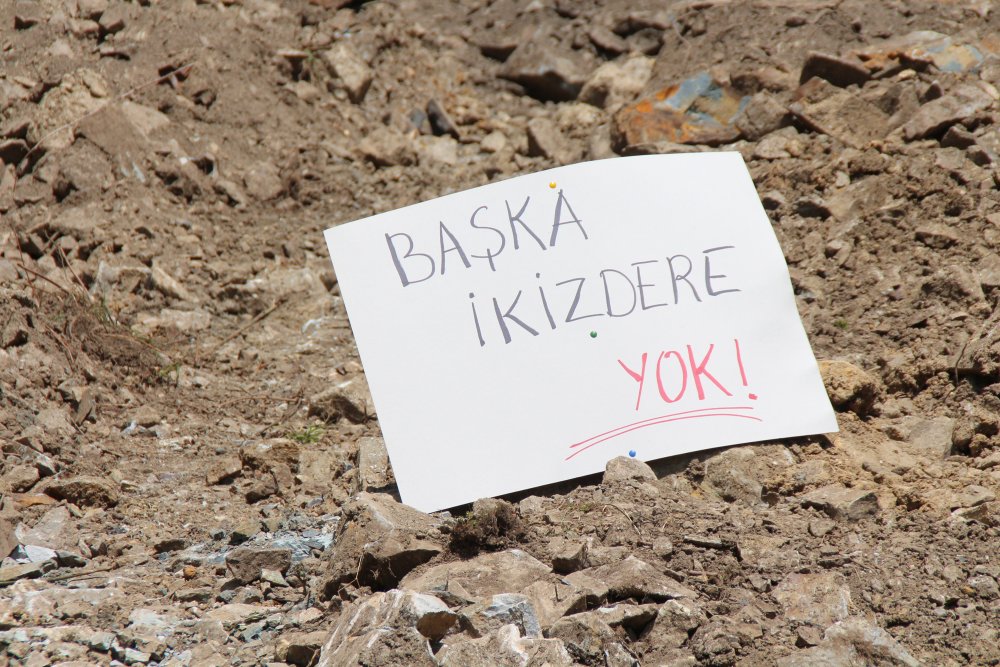 Rize'de arı kovanlarıyla direniş