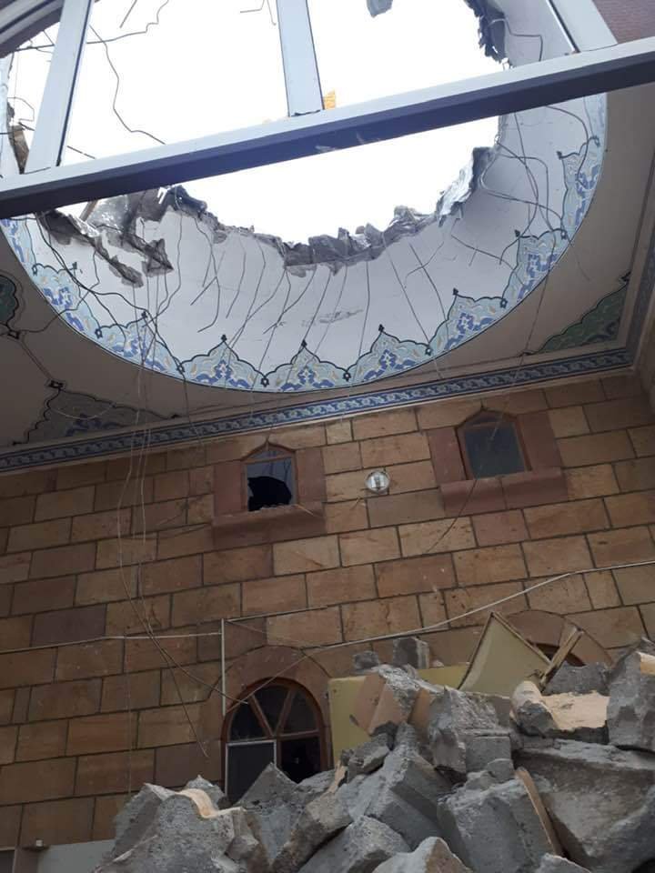 Facianın eşiğinden dönüldü... Kum fırtınası cami minaresini yıktı!