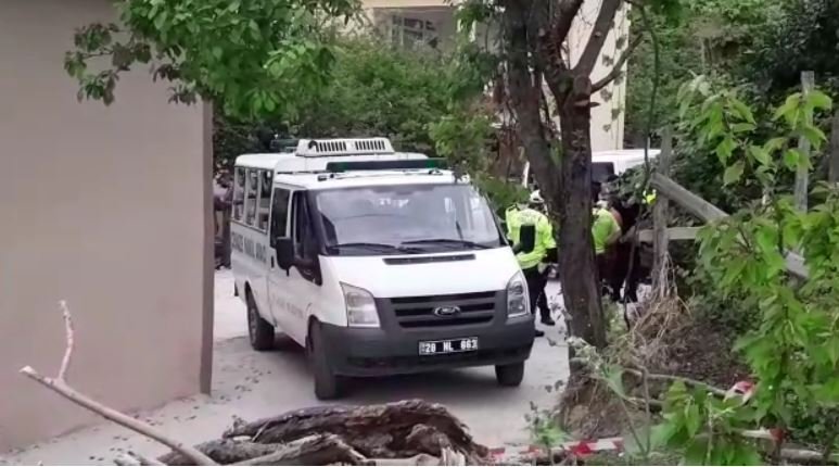 Giresun'da baltalı dehşet! Annesinin boğazını kesti, kardeşini ve polisleri yaraladı