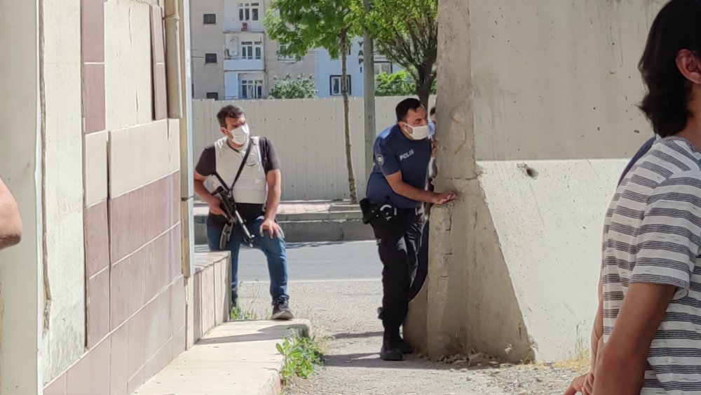 Karakol bahçesinde hareketli saatler!