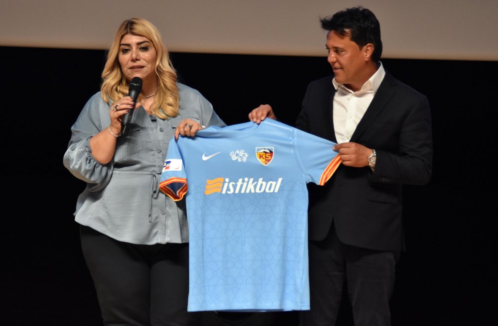 Berna Gözbaşı: Alacağımız ve satacağımız oyuncularla bu günlerde gündemi sarsacağız