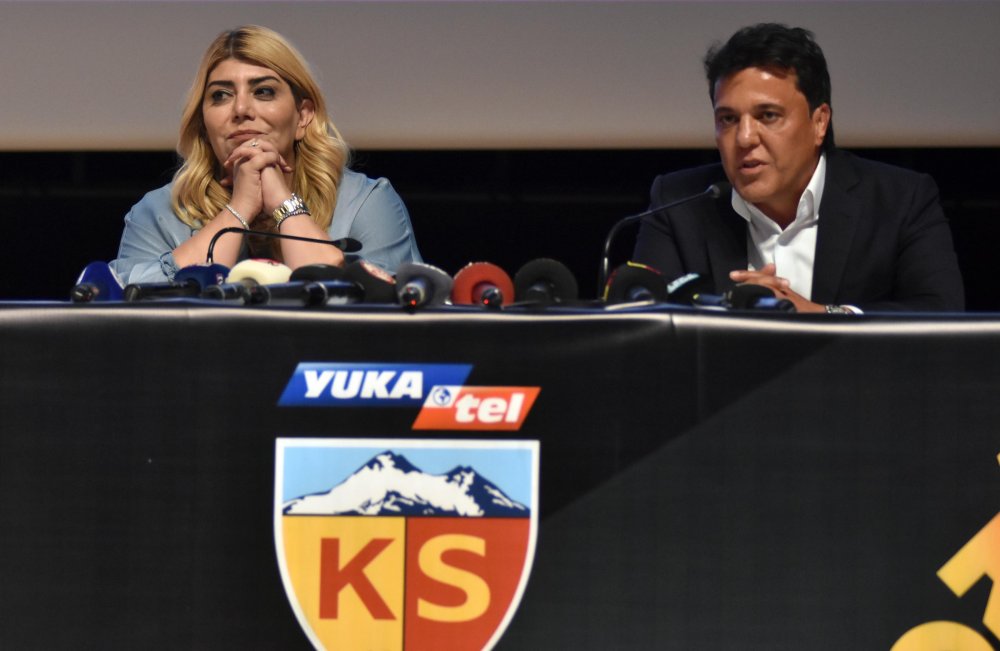 Berna Gözbaşı: Alacağımız ve satacağımız oyuncularla bu günlerde gündemi sarsacağız