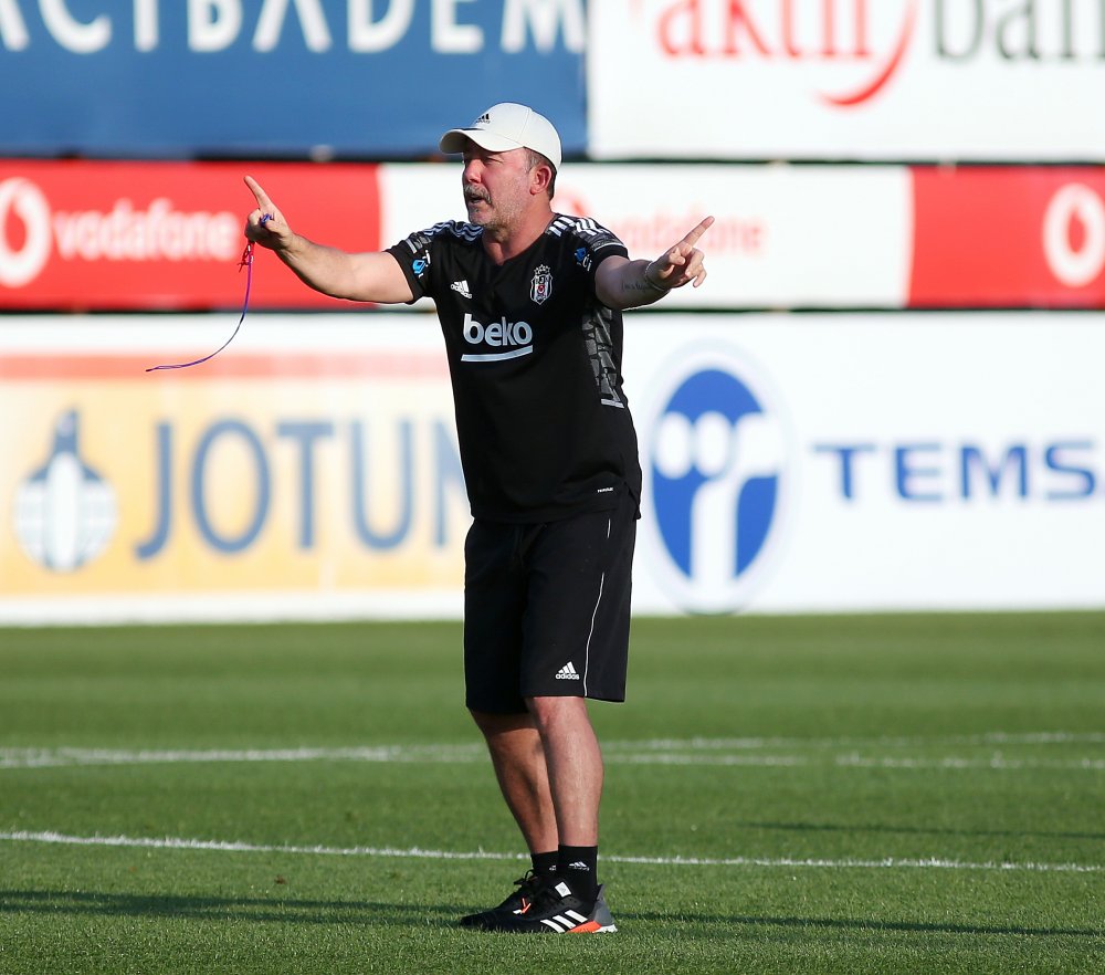 Beşiktaş'ta Valentin Rosier, takımla çalıştı