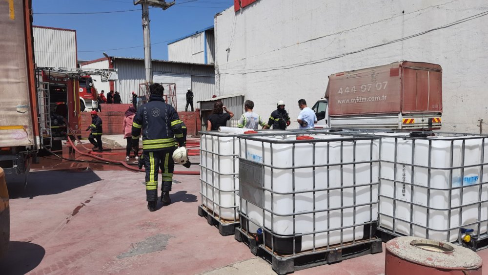 Gebze'de yakıt tankı yandı