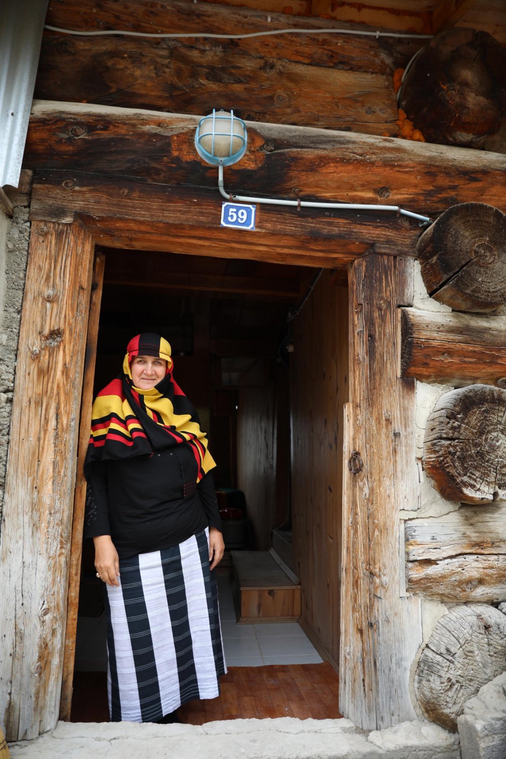 İkizdere yaylalarında yazın sobayla ısınıyorlar