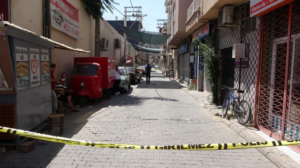 İzmir'de silahlı kavga: 3 yaralı