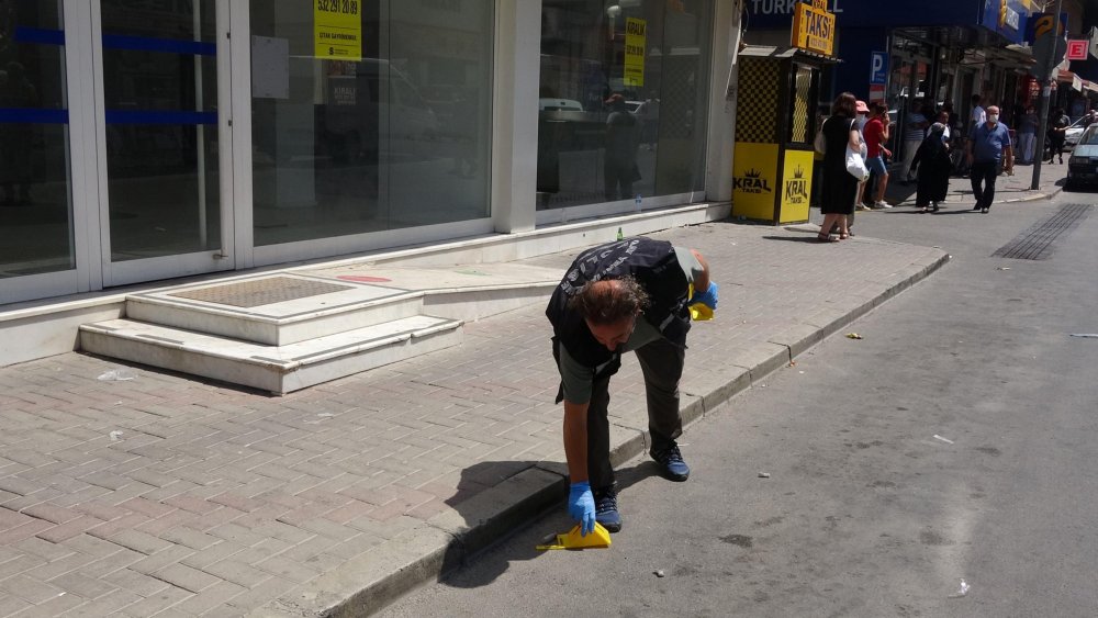 İzmir'de silahlı kavga: 3 yaralı