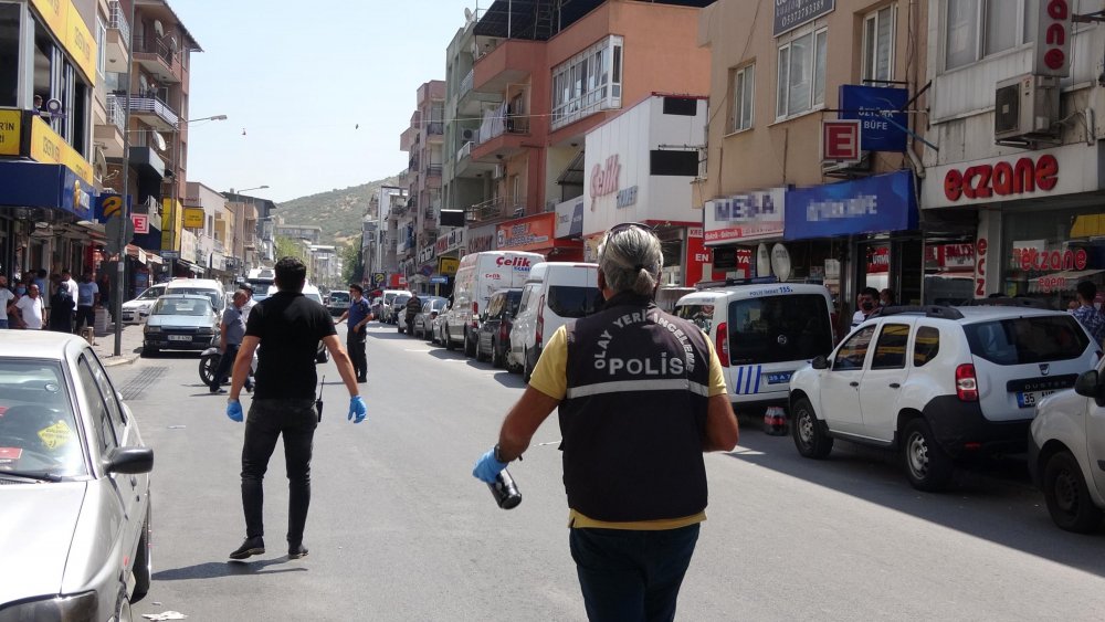 İzmir'de silahlı kavga: 3 yaralı