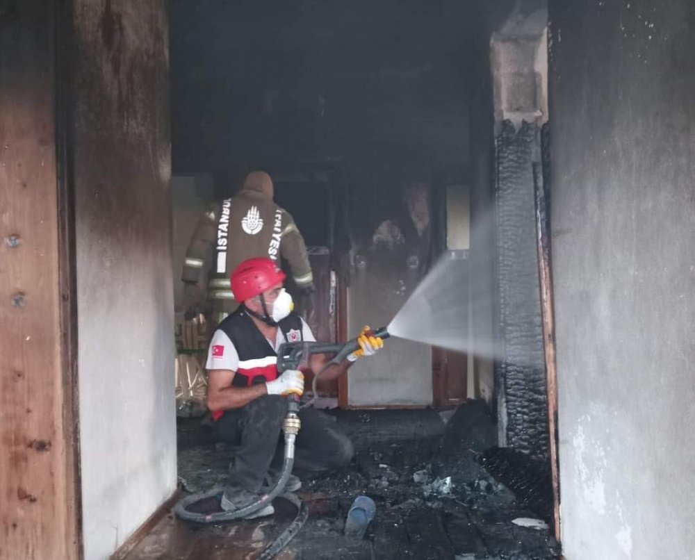 Kartal Belediyesi ekipleri, yangın bölgelerinde yaraları sarmaya devam ediyor