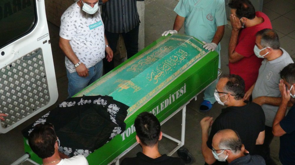 'Kazara vuruldu' denilen Elif toprağa verildi, 3 şüpheli adliyede