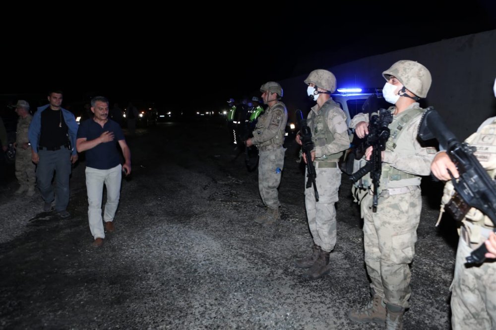 TUNCELİ Valiliği'nce Hozat ilçesi Aliboğazı bölgesinde teröristlerce çıkarılan yangınının kontrol altına alındığı belirtildi.