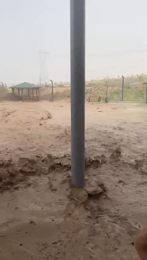 Van'da sel; Hakkari yolu ulaşıma kapandı