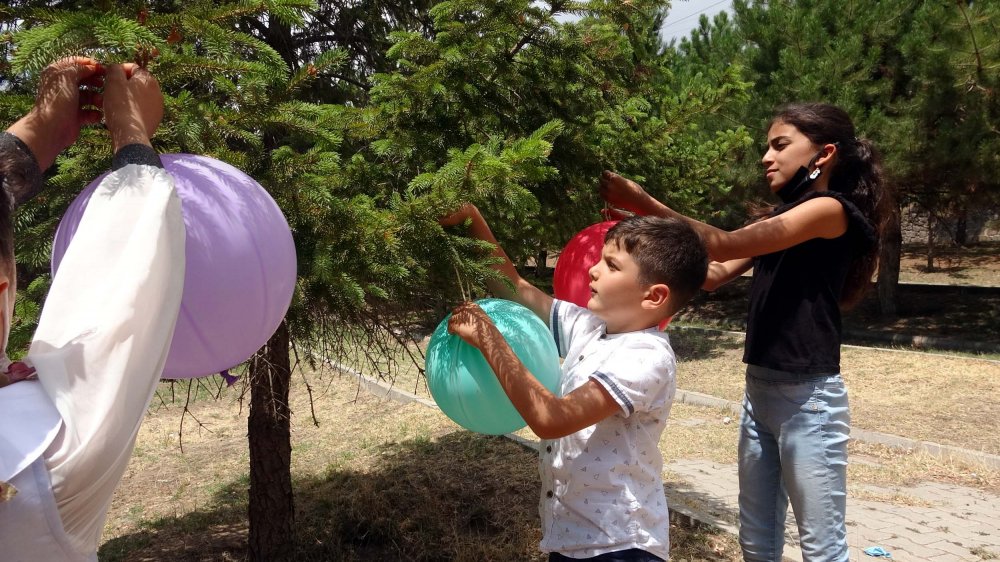 Çocuklar orman yangınlarına dikkat çekmek yaptılar