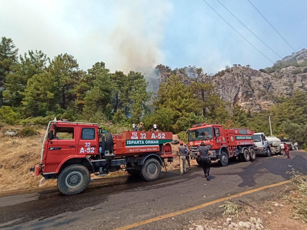 Marmaris'teki yangın 7'nci günde: Alevler Delikliyol mevkisine sıçradı, 3 ev ve restoran tahliye edildi