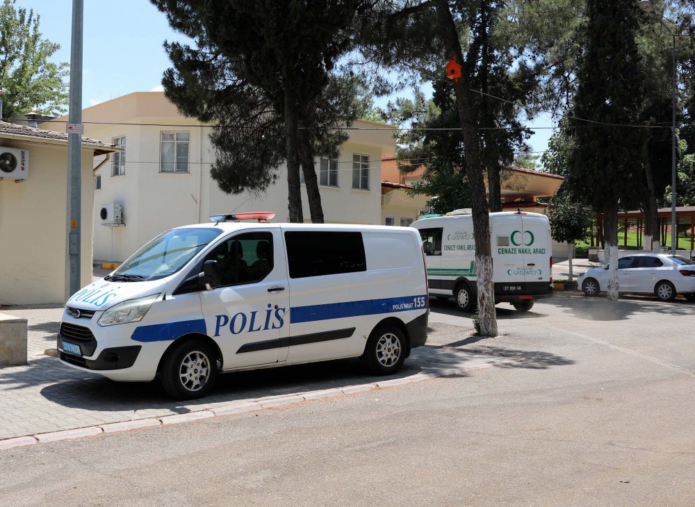 Tartıştığı babasını bıçaklayarak öldürdü
