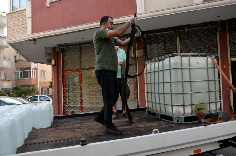 Avcılar'da sahte içki operasyonu; bina sakinlerini 'deterjan üretiyoruz' diyerek kandırdılar
