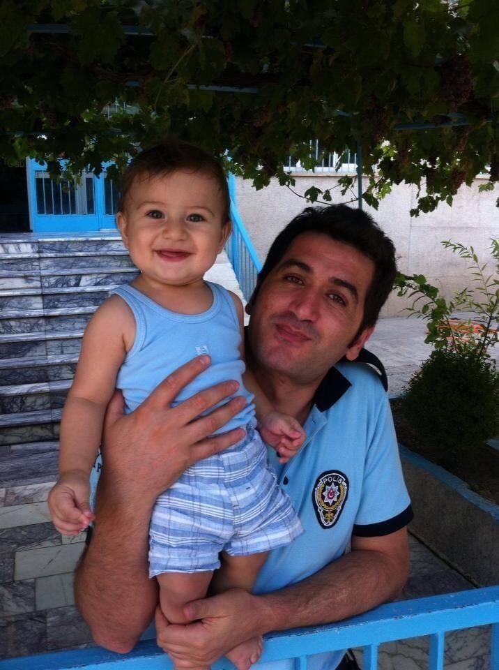 Şarampole devrilen otomobildeki polis memuru hayatını kaybetti, eşi ve 2 çocuğu yaralandı