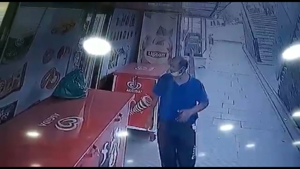 Küçükçekmece'de marketin önündeki poşetten parayı böyle çaldı