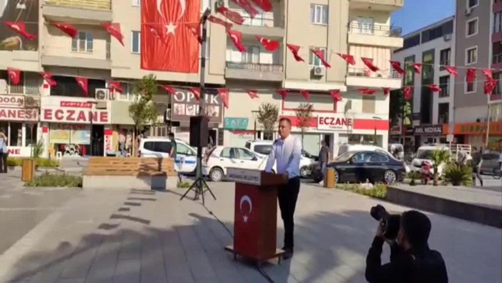 ÖZGÜR ÖZEL’DEN ÜZÜM FİYATINA TEPKİ: KABUL ETMİYORUZ, İTİRAZ EDİYORUZ. BÖYLE FİYAT OLMAZ OLSUN