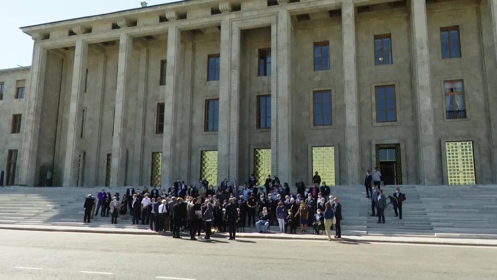 CHP LİDERİ KILIÇDAROĞLU, ESKİ MİLLETVEKİLİ Biltekin ÖZDEMİR'İN CENAZE TÖRENİNE KATILDI