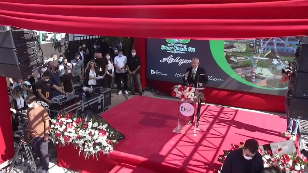 KILIÇDAROĞLU: "FARKLI DÜŞÜNDÜĞÜMÜZ ZAMAN TOPLUMU İLERLETİRİZ, HEPİMİZ AYNI ŞEYİ DÜŞÜNDÜĞÜMÜZDE TOPLUMU İLERİYE TAŞIYAMAYIZ"