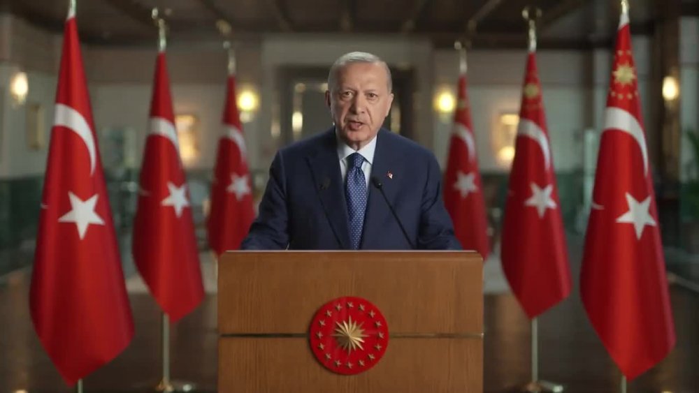 ERDOĞAN’DAN MÜLTECİ SORUNU DEĞERLENDİRMESİ: "TARİHİ FIRSAT YUNANİSTAN'IN UZLAŞMAZ TUTUMU SEBEBİYLE HEBA EDİLMİŞTİR"