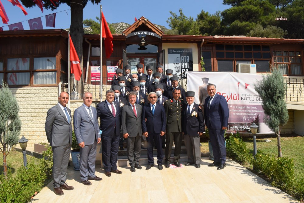 KURTULUŞUN 99. YILI ATA’NIN İZMİR’E BAKTIĞI YERDE KUTLANDI