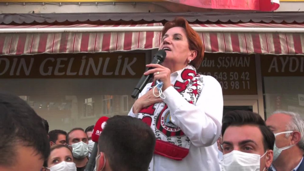 AKŞENER: "Suriyelileri bu ülkeye alırken size sormadılar. 65 milyar dolar harcarken de sormadılar"