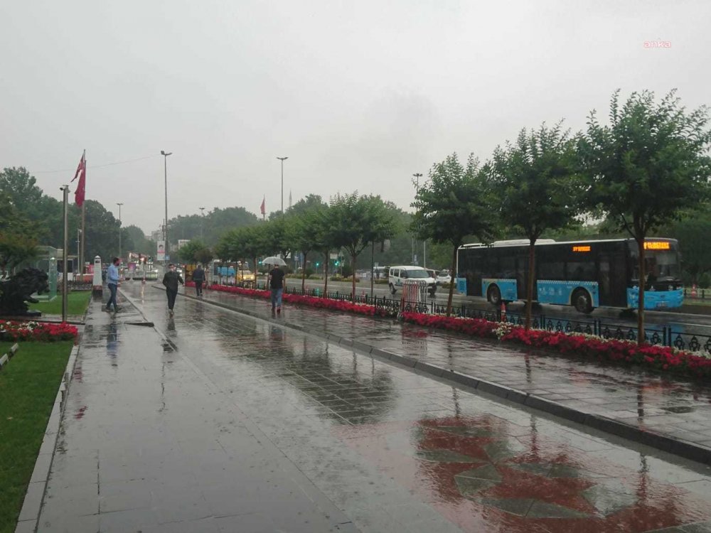 MARMARA'DA SAĞANAK YAĞIŞ ETKİSİNİ GÖSTERMEYE BAŞLADI, İSTANBUL İÇİN SEL UYARISI!