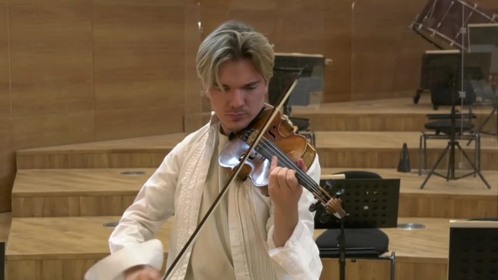 CSO'NUN 2021-2022 SEZONU YURY REVİCH KONSERİİLE AÇILDI