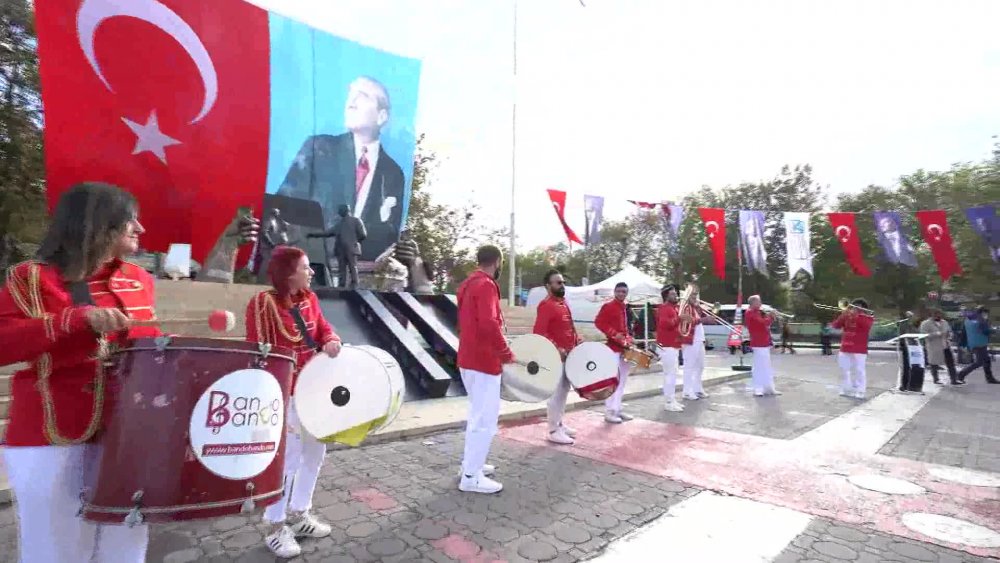 BU YIL ÖĞRENCİLERİN CUMHURİYET MEŞALESİ YAKMA TÖRENİNE KATILIM İZİNİ YOK!