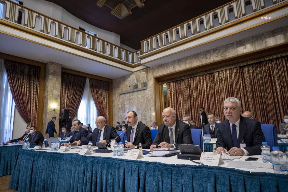 BAKAN MUŞ: “AK PARTİ 20 YILDIR 20 BÜTÇE YAPTI,  BU 21'İNCİ; BU DAĞITIMI İYİ YAPABİLDİĞİİÇİN İKTİDARDA TUTULDU”