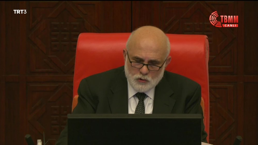 HDP'Lİ MAÇİN'E MECLİS'TE 3 BİRLEŞİME KATILMAMA CEZASI VERİLDİ