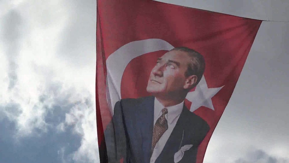 SAMSUN’DA ATATÜRK ANITI’NA YAPILAN SALDIRIYA BÜYÜKÇEKMECE’DEN SERT TEPKİ