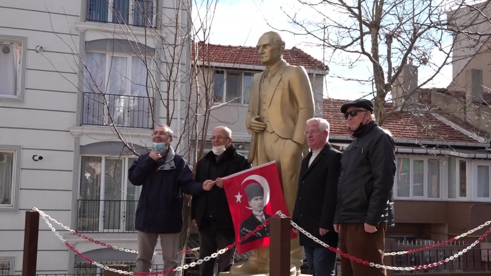 TEKİRDAĞ’DA ATATÜRK HEYKELİ’NİN PUTA BENZETİLMESİ PROTESTO EDİLDİ