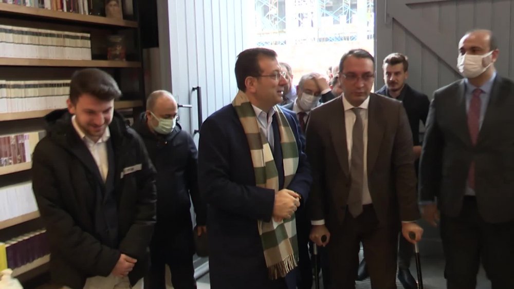 MEZUNU OLDUĞU OKULDU: İstanbul Büyükşehir Belediyesi'nden, "Kütüphane Troleybüs''