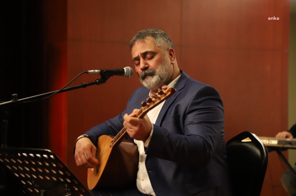 ÜNLÜ HALK OZANI ÂŞIK VEYSEL, KARTAL'DA TÜRKÜLERİİLE ANILDI