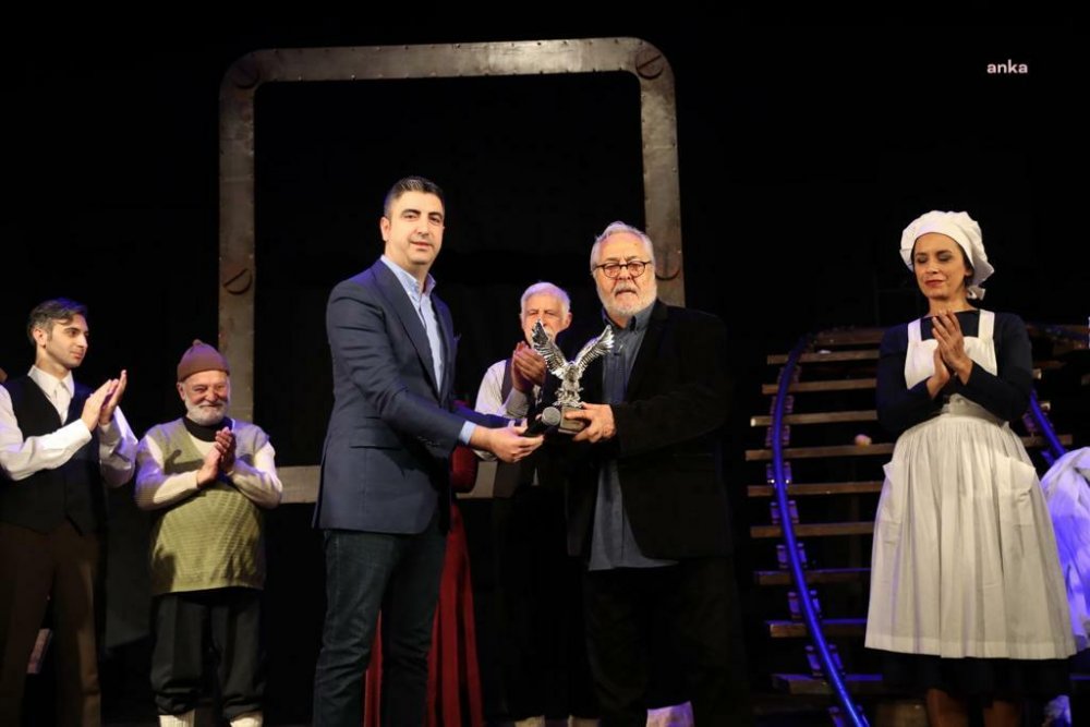 KARTAL BELEDİYESİ’NDEN 27 MART DÜNYA TİYATRO GÜNÜ KUTLAMASI