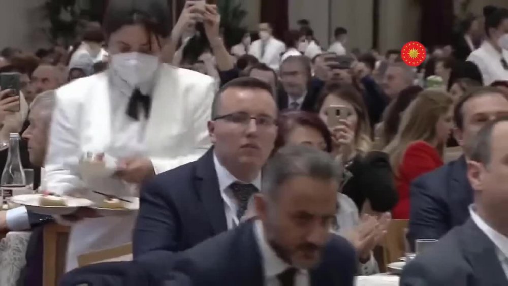 CUMHURBAŞKANI ERDOĞAN: “SAĞLIK ÇALIŞANLARI DIŞINDA DA ÖNEMLİ BİR KESİMİİLGİLENDİREN 3600 EK GÖSTERGE YIL BİTMEDEN NETİCELENDİRMEKTE KARARLIYIZ”