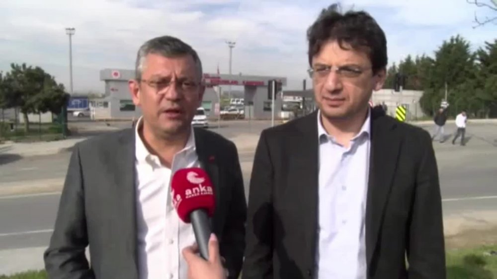 ÖZGÜR ÖZEL CEZAEVİNDE ZİYARET ETTİĞİİ BRAHİM HASKOLOĞLU’NUN MESAJINI PAYLAŞTI: "GAZETECİLİK GÖREVİMİ YAPTIĞIM İÇİN TUTUKLANDIM"